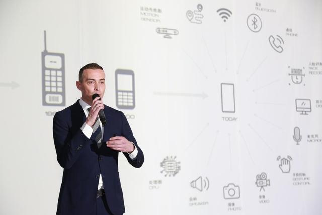 黑科技来袭， MEDIASKIN智能屏点亮未来